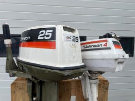 2x Johnson buitenboordmotoren (5)